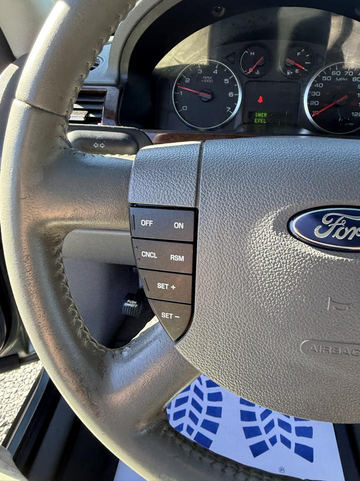 Ford Five Hundred SEL FWD 2007