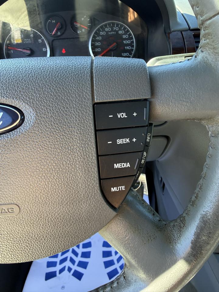 Ford Five Hundred SEL FWD 2007