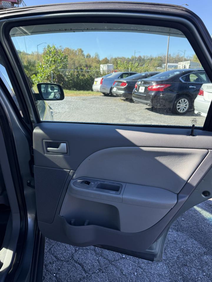 Ford Five Hundred SEL FWD 2007