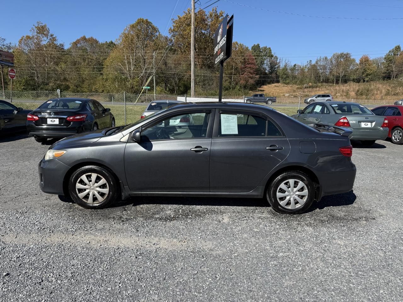 Toyota Corolla LE 4-Speed AT 2011