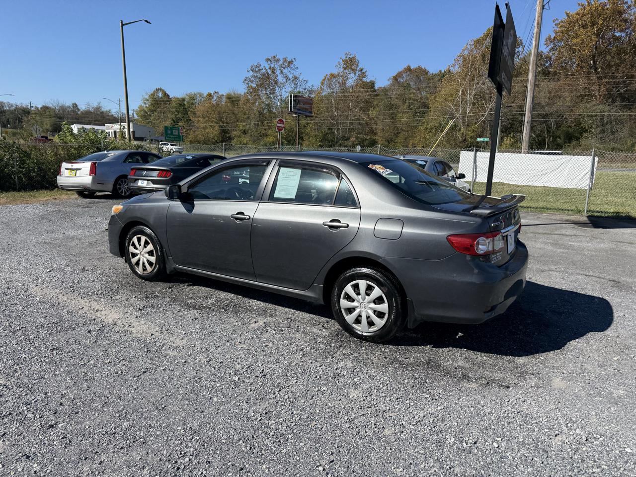 Toyota Corolla LE 4-Speed AT 2011