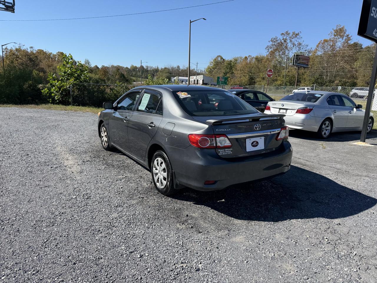 Toyota Corolla LE 4-Speed AT 2011