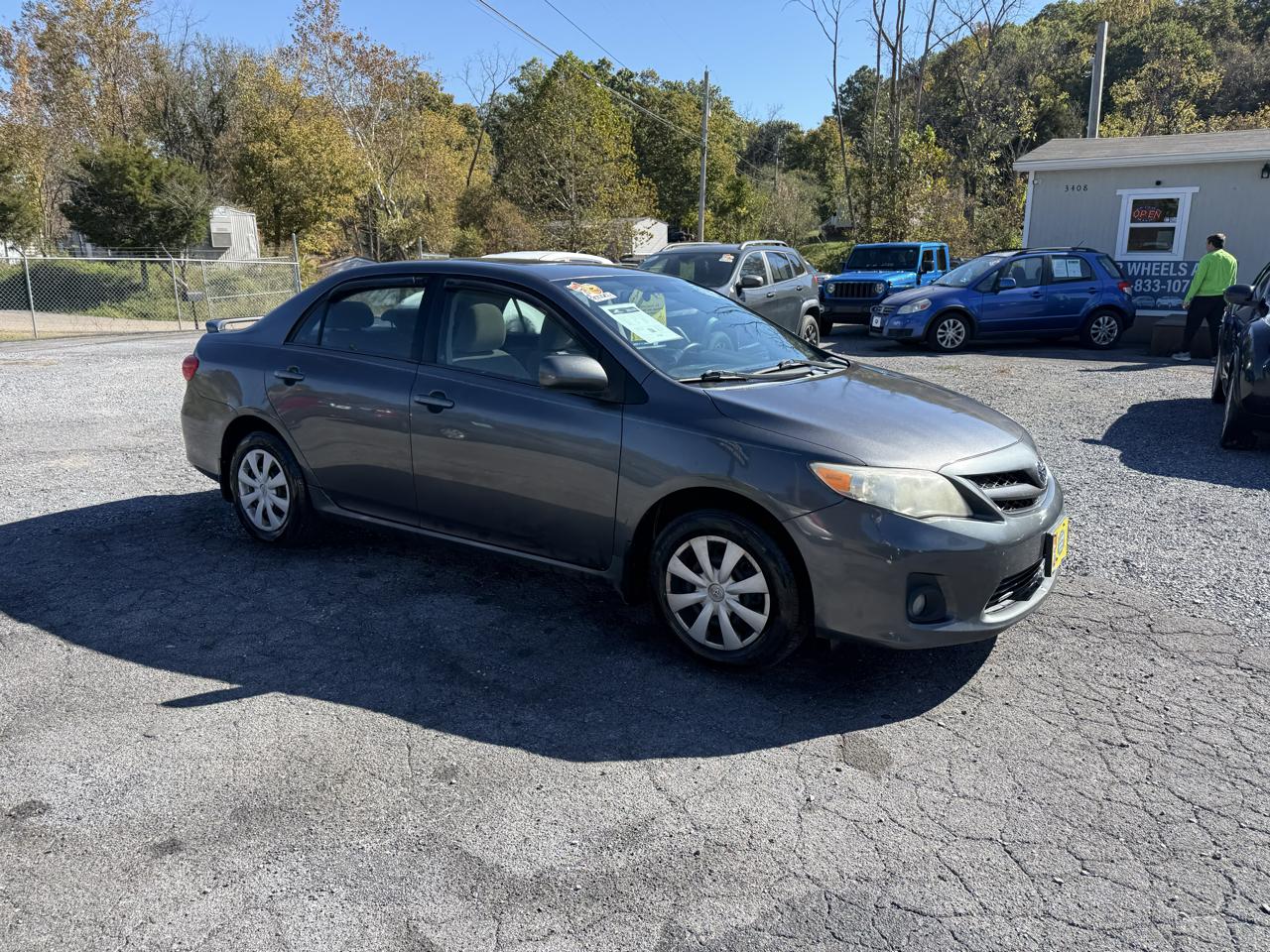 Toyota Corolla LE 4-Speed AT 2011
