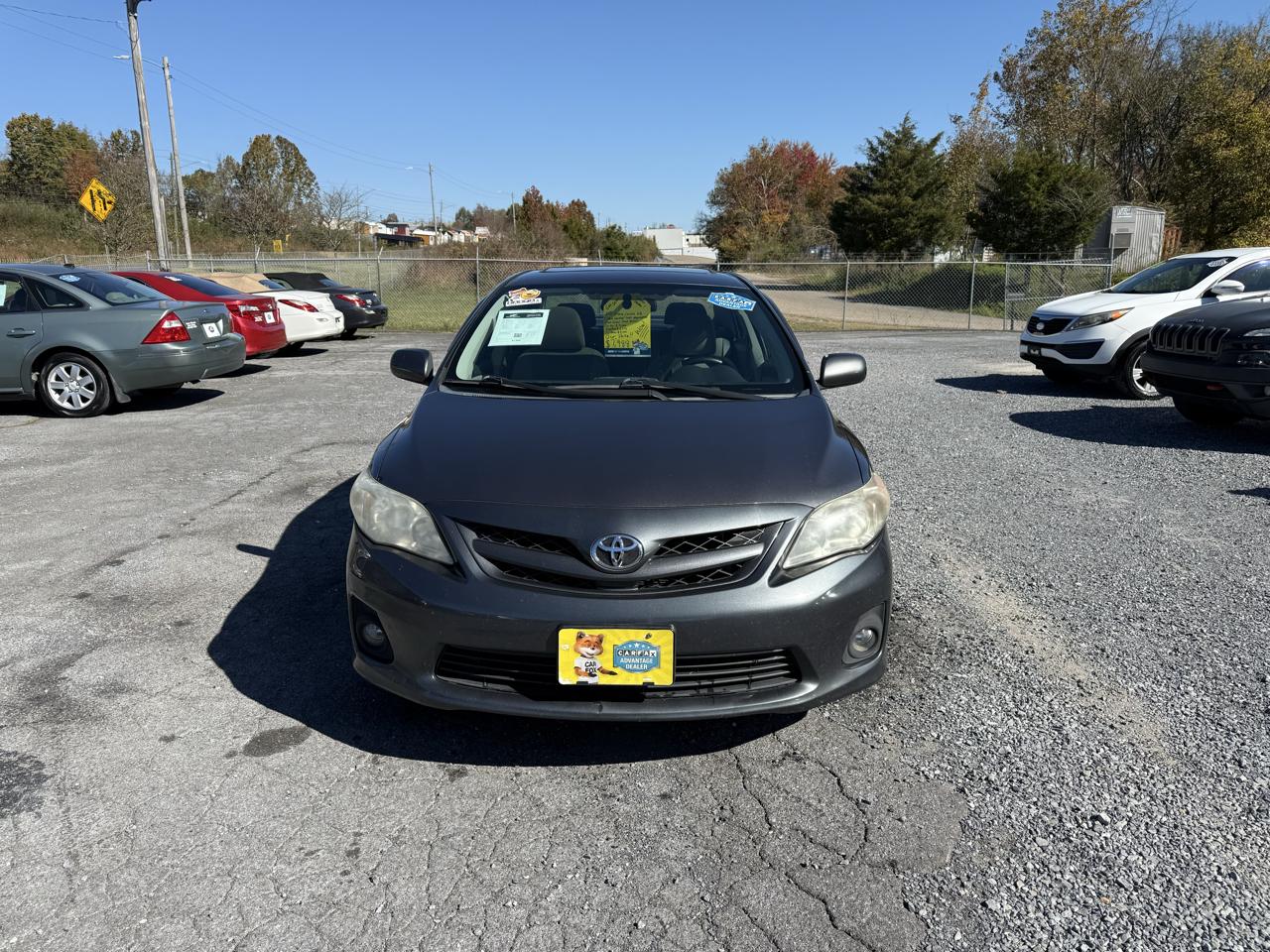 Toyota Corolla LE 4-Speed AT 2011
