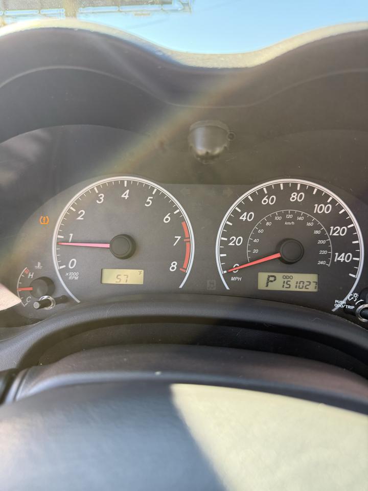 Toyota Corolla LE 4-Speed AT 2011