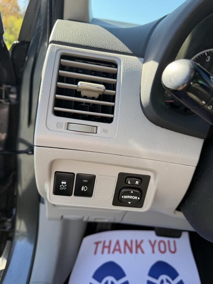 Toyota Corolla LE 4-Speed AT 2011