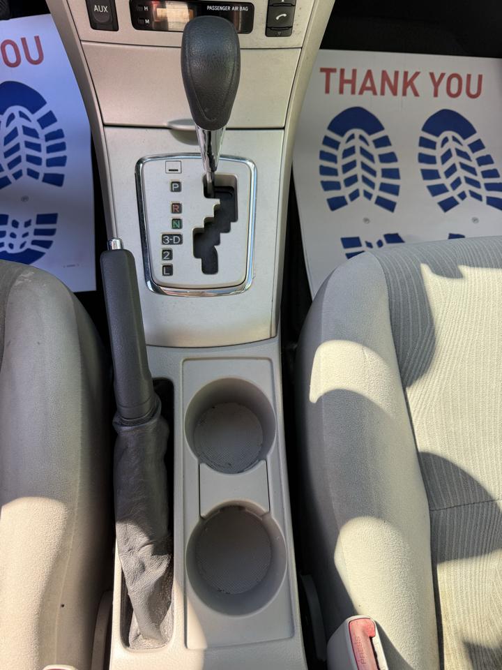 Toyota Corolla LE 4-Speed AT 2011