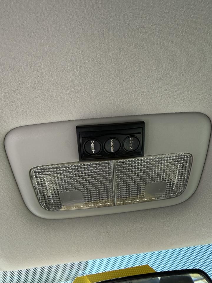 Toyota Corolla LE 4-Speed AT 2011