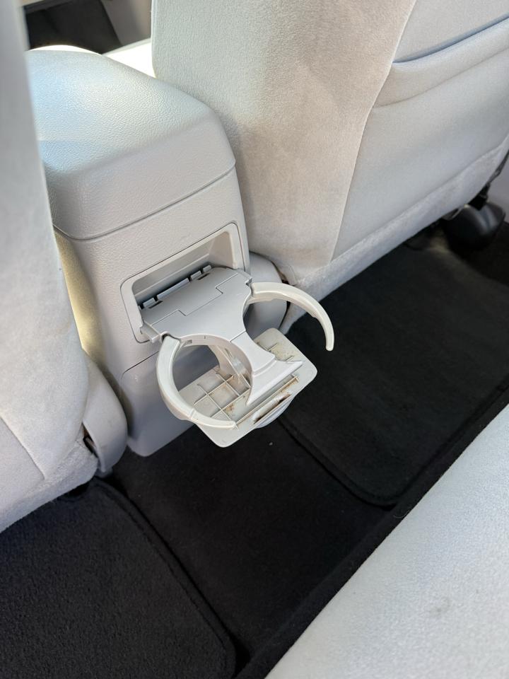 Toyota Corolla LE 4-Speed AT 2011