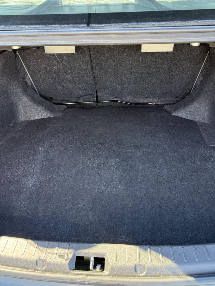 Toyota Corolla LE 4-Speed AT 2011