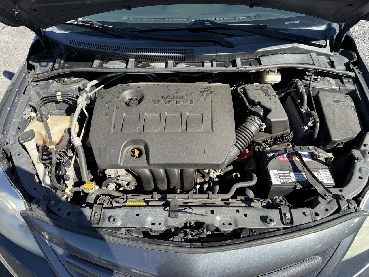 Toyota Corolla LE 4-Speed AT 2011