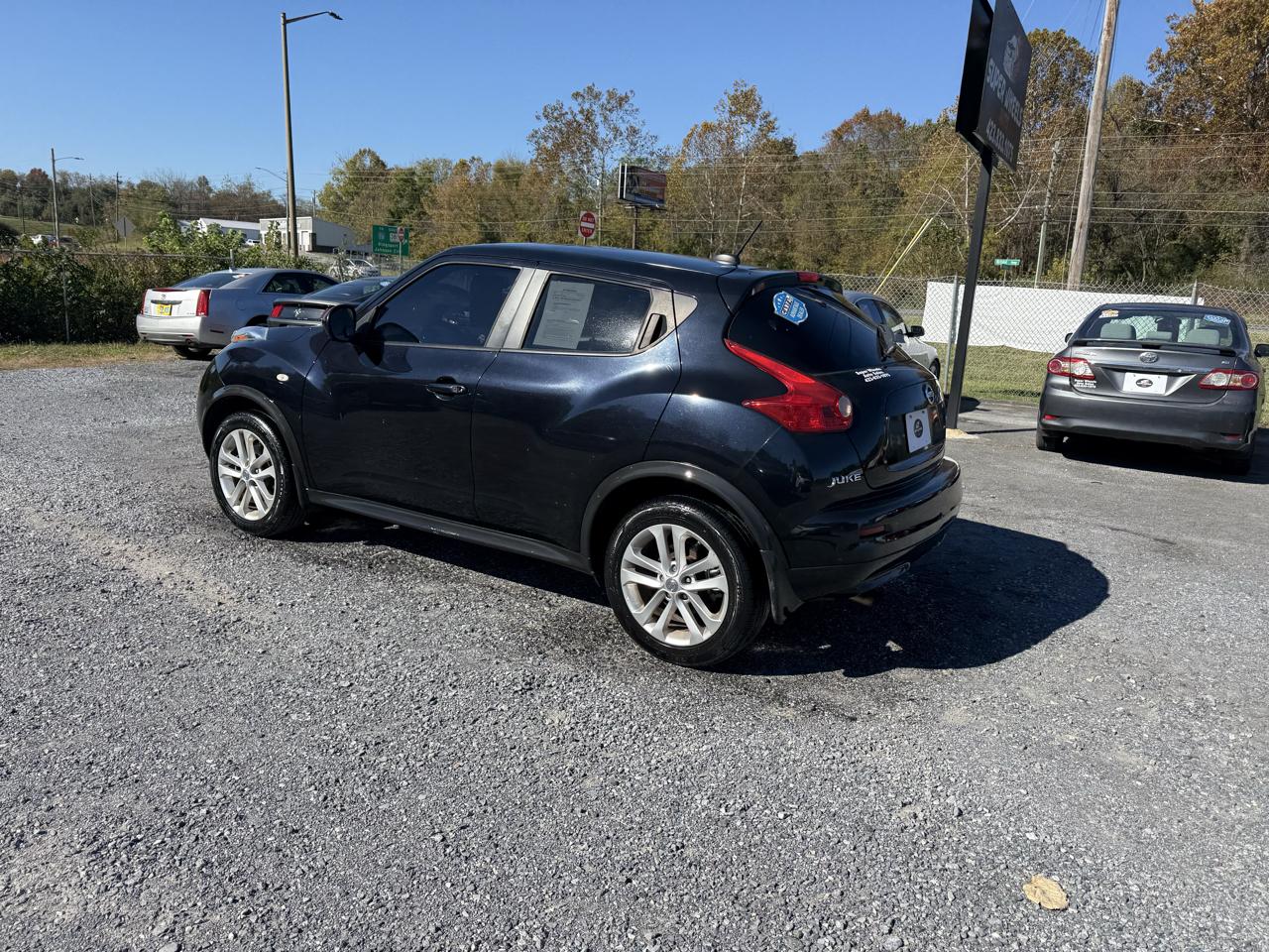 Nissan Juke SV AWD 2011