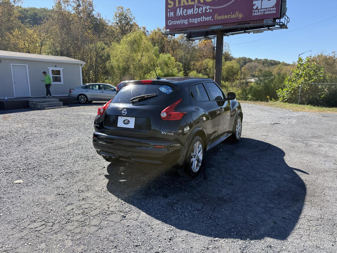 Nissan Juke SV AWD 2011