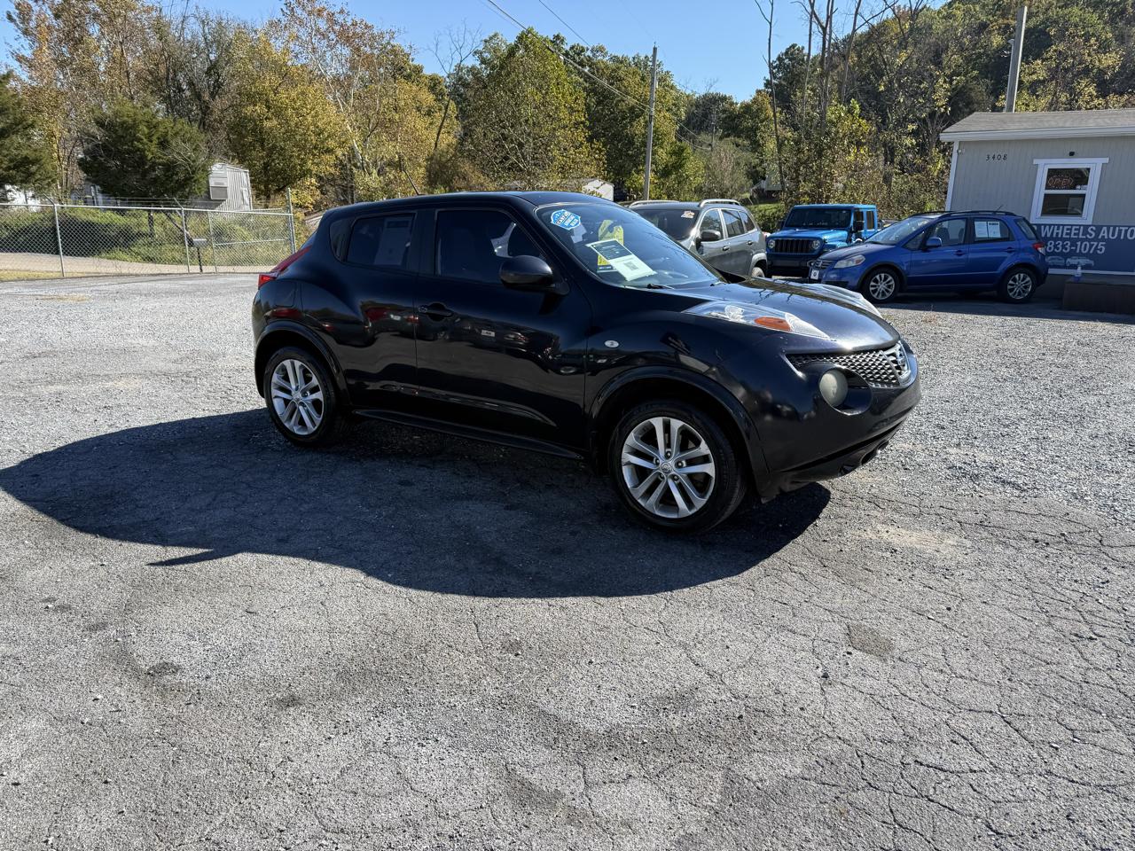 Nissan Juke SV AWD 2011