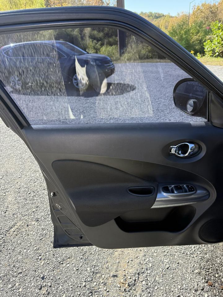 Nissan Juke SV AWD 2011