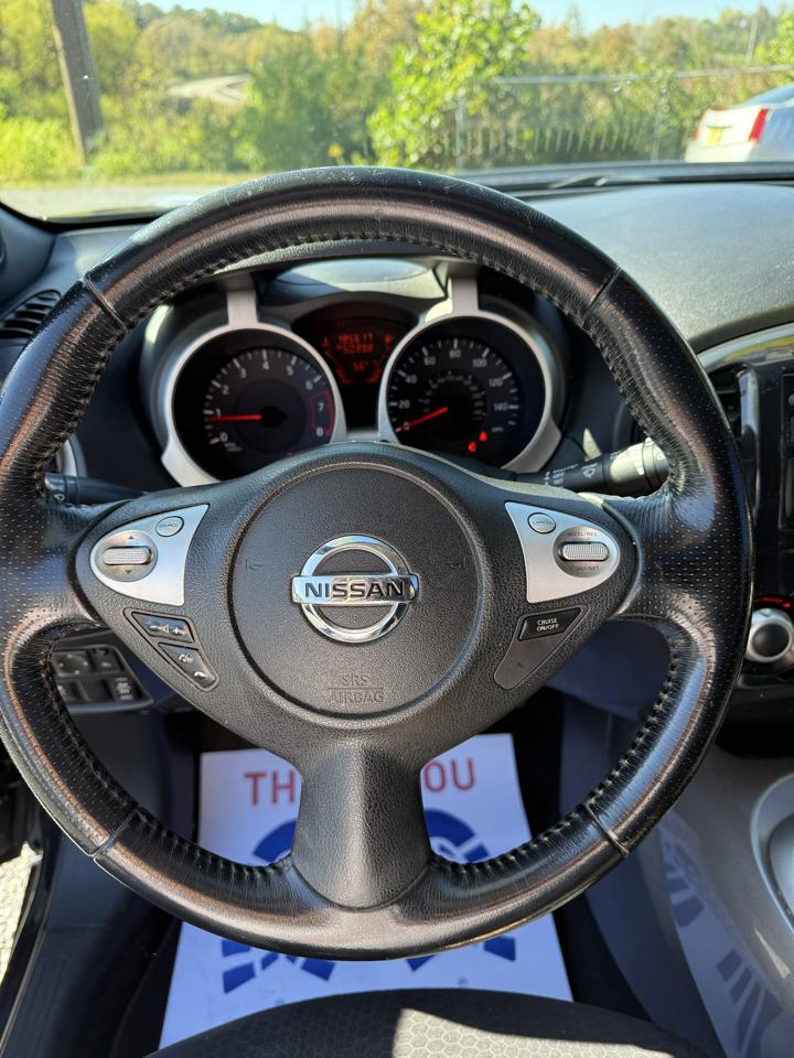 Nissan Juke SV AWD 2011