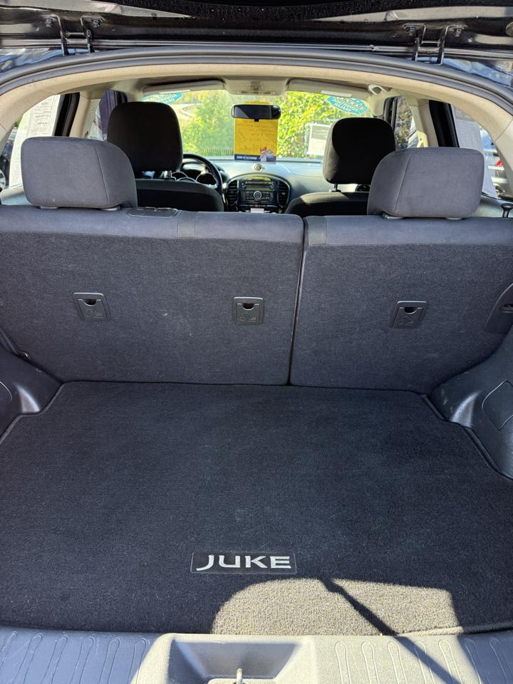 Nissan Juke SV AWD 2011