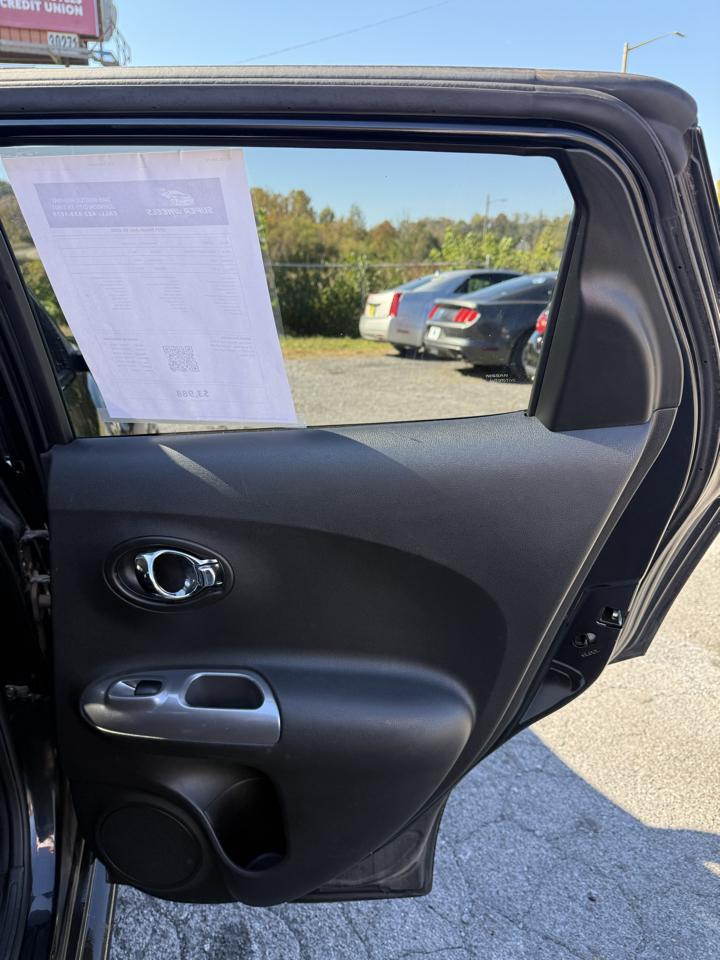 Nissan Juke SV AWD 2011