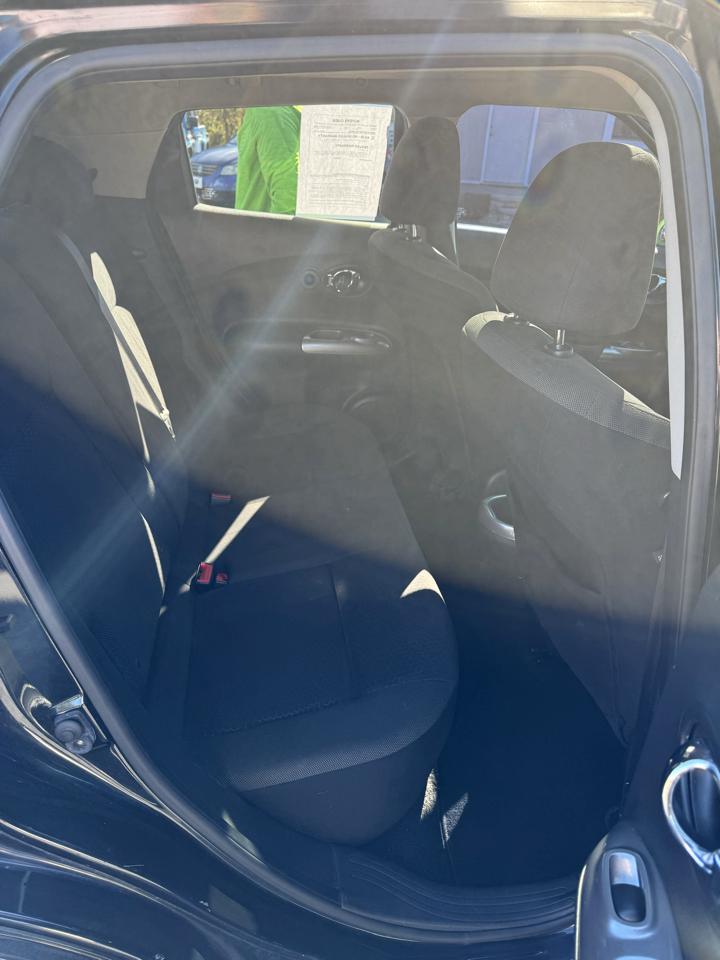 Nissan Juke SV AWD 2011