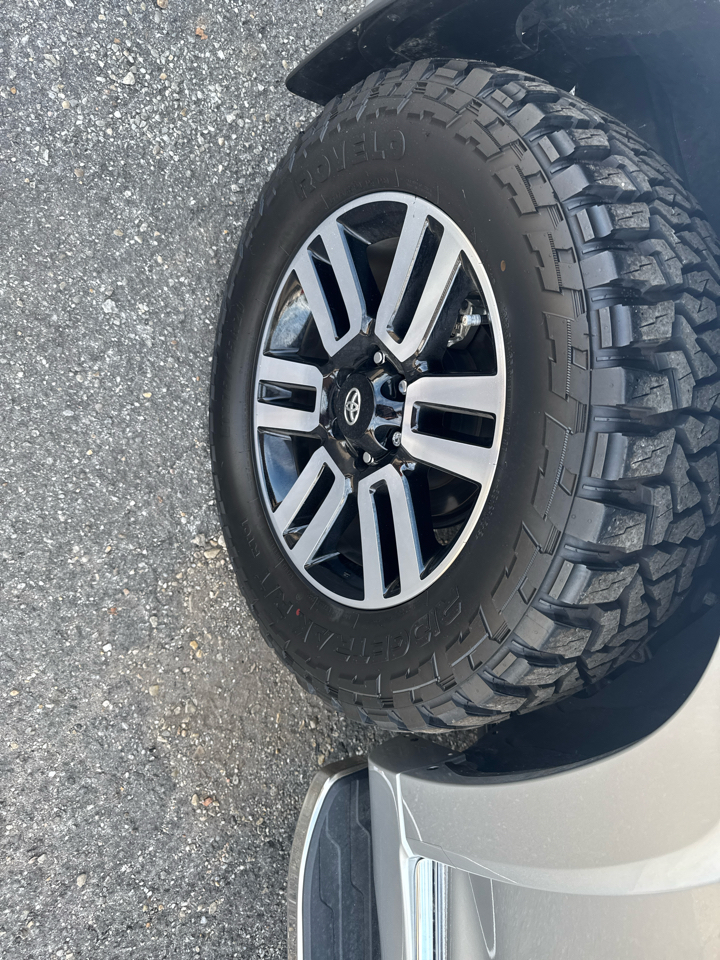 Toyota 4Runner Limited 2WD 2024