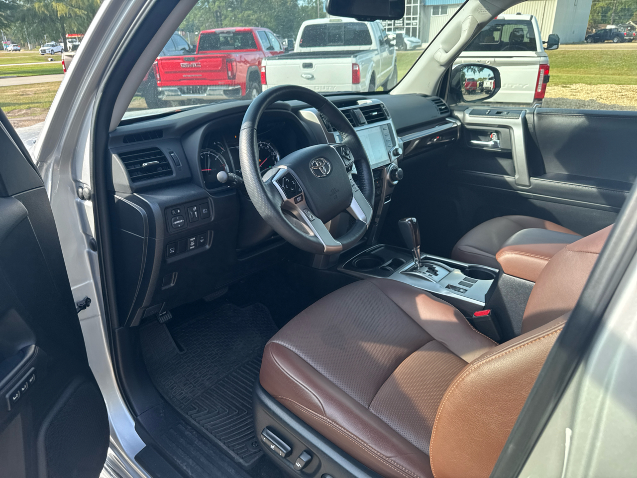 Toyota 4Runner Limited 2WD 2024