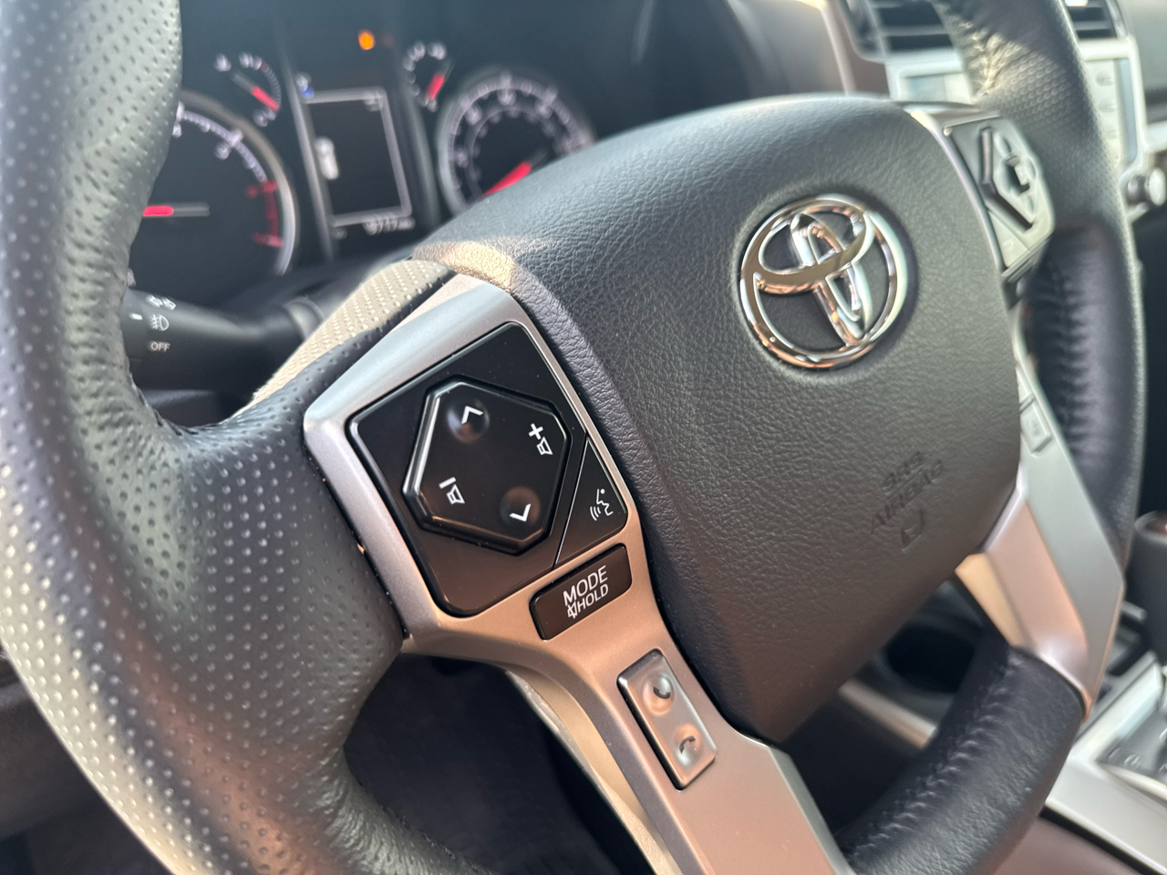 Toyota 4Runner Limited 2WD 2024