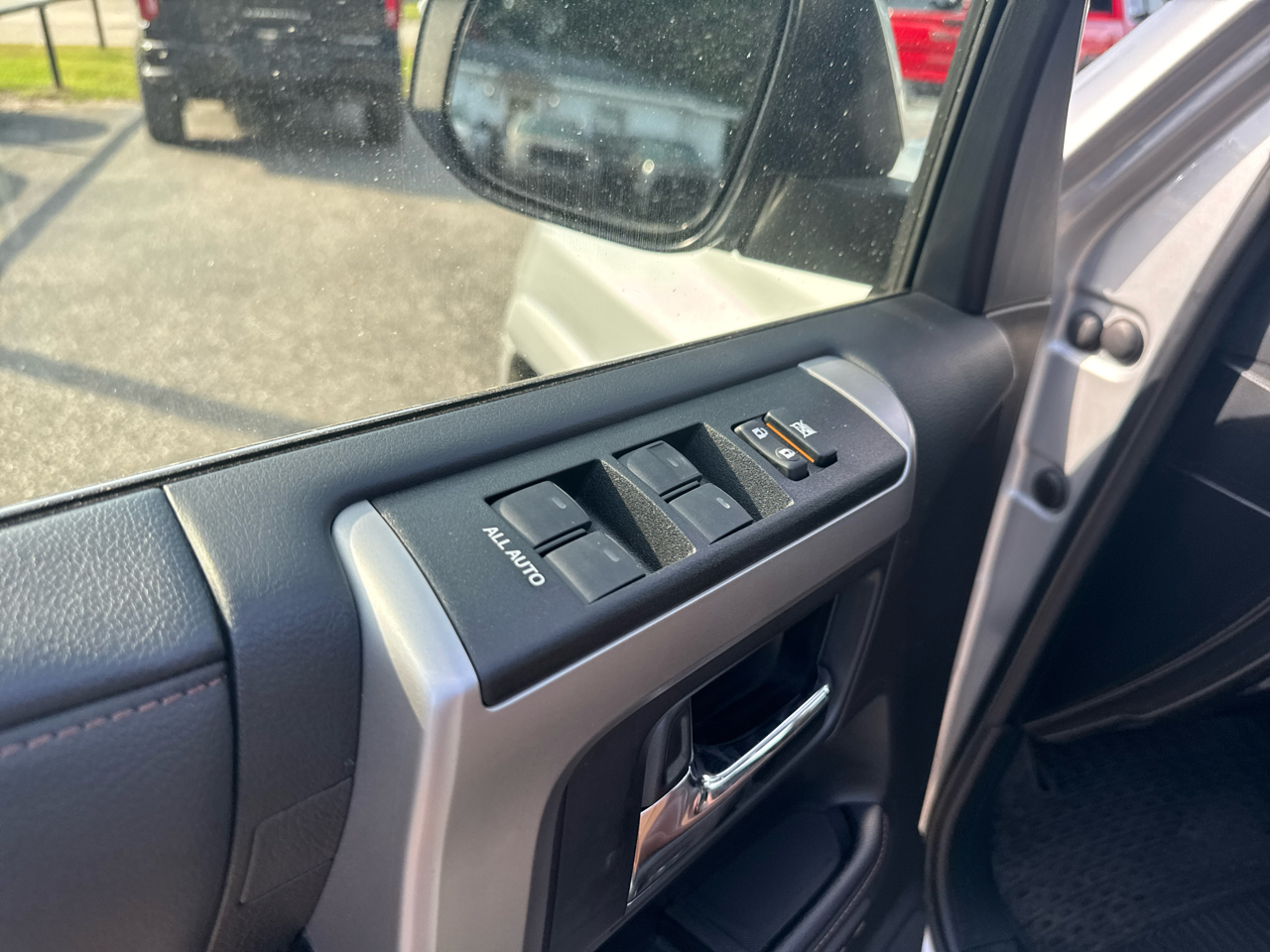 Toyota 4Runner Limited 2WD 2024