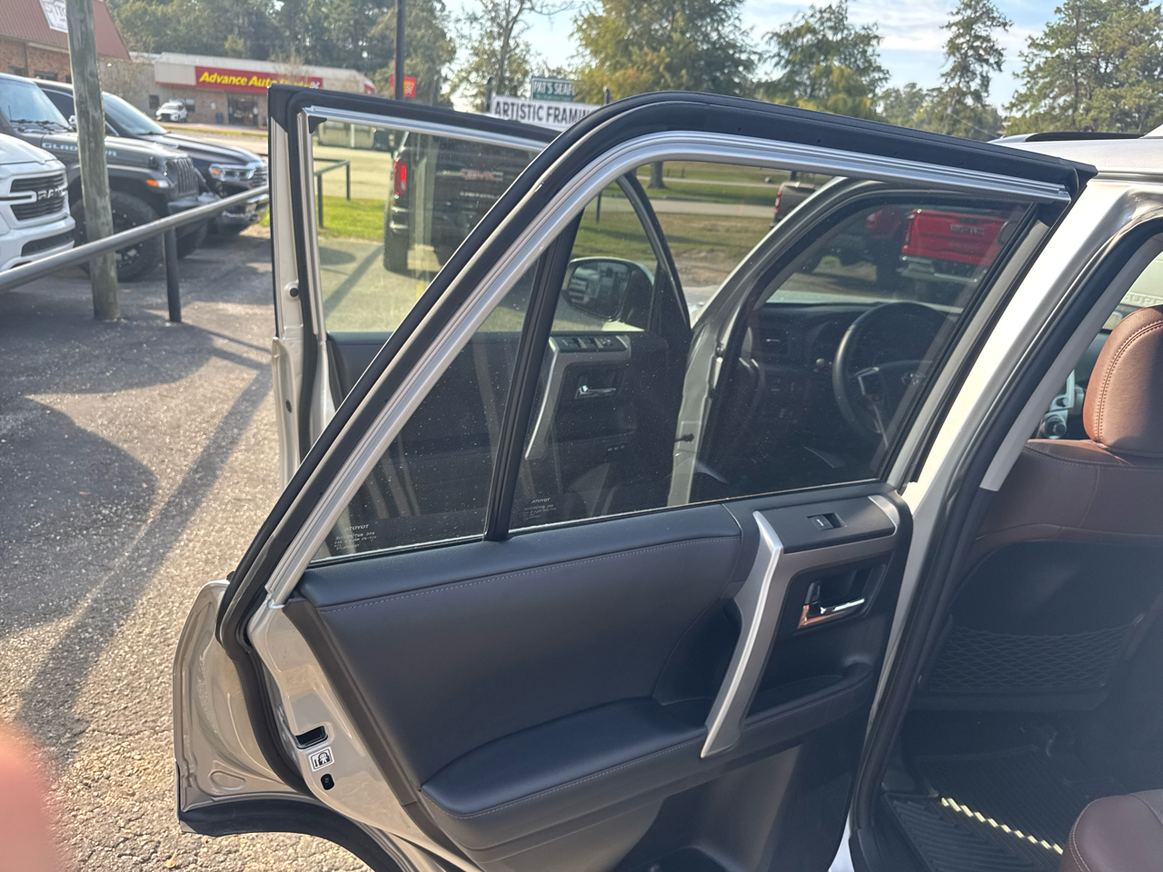 Toyota 4Runner Limited 2WD 2024