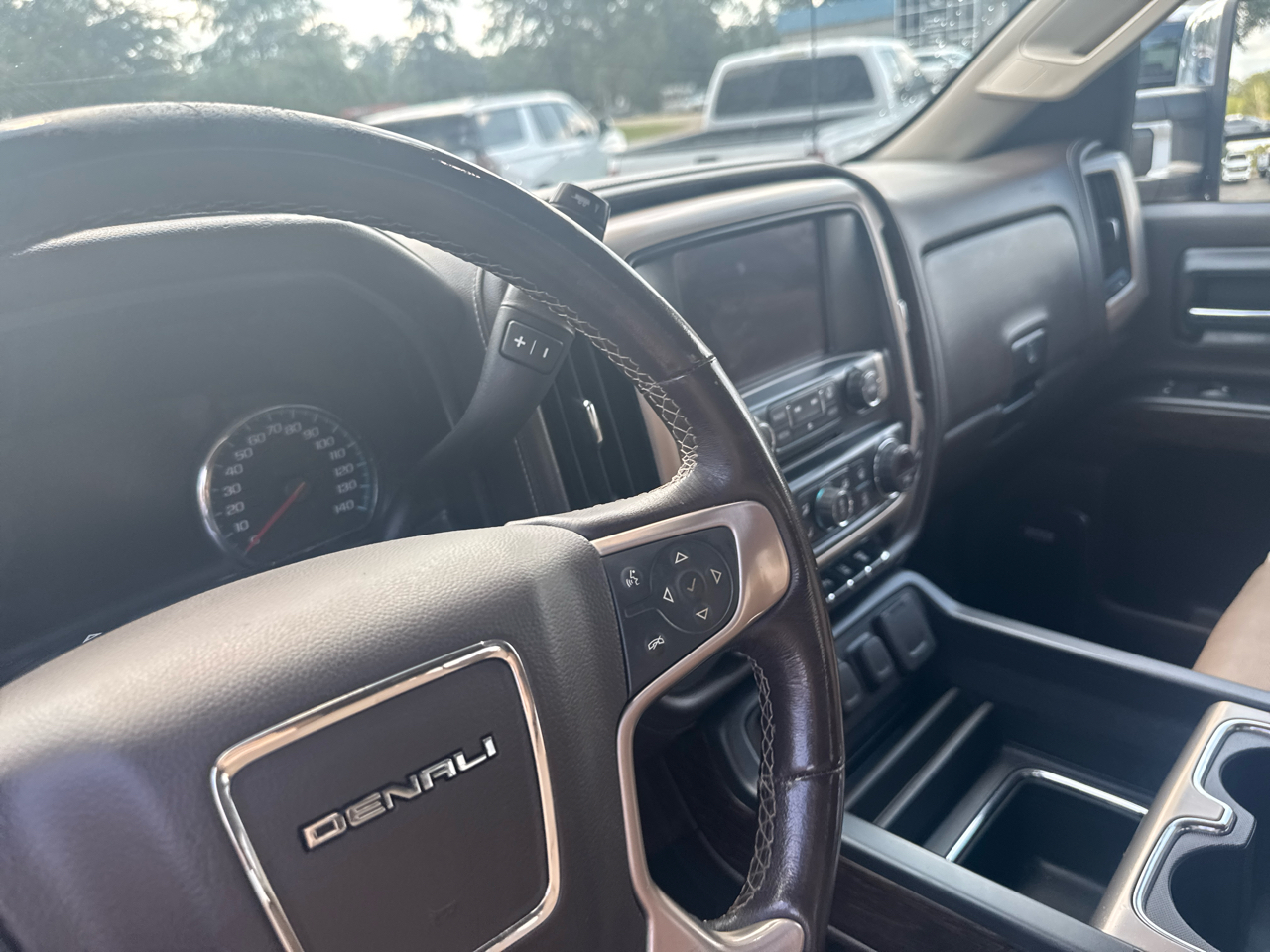 GMC Sierra 2500HD Denali Crew Cab 4WD 2019