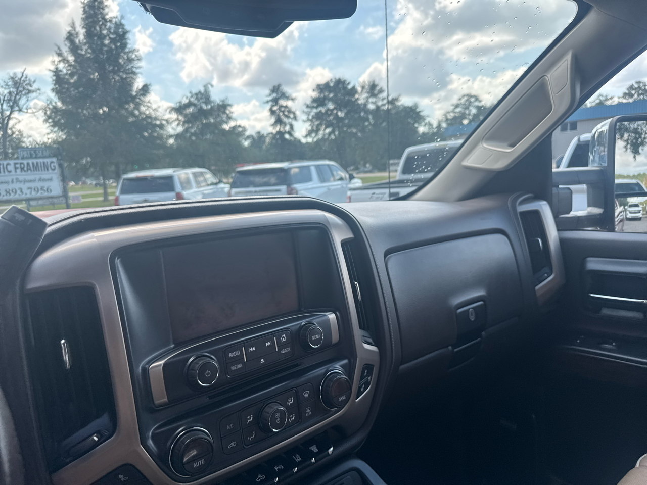 GMC Sierra 2500HD Denali Crew Cab 4WD 2019