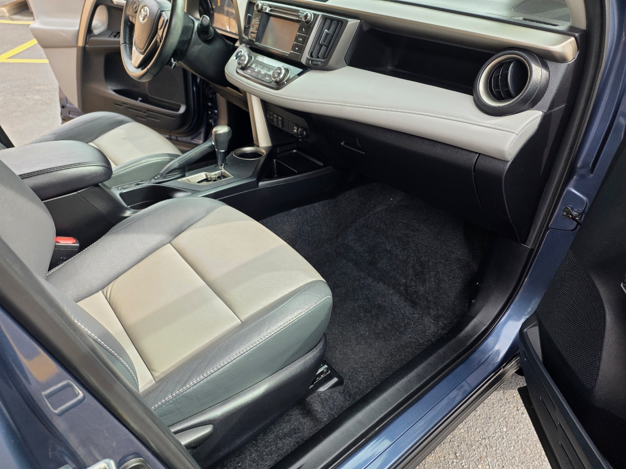 Toyota RAV4  2013 Toyota RAV4  2013
