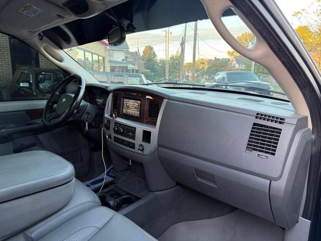 Dodge Ram 3500 Laramie Mega Cab 4WD DRW 2008