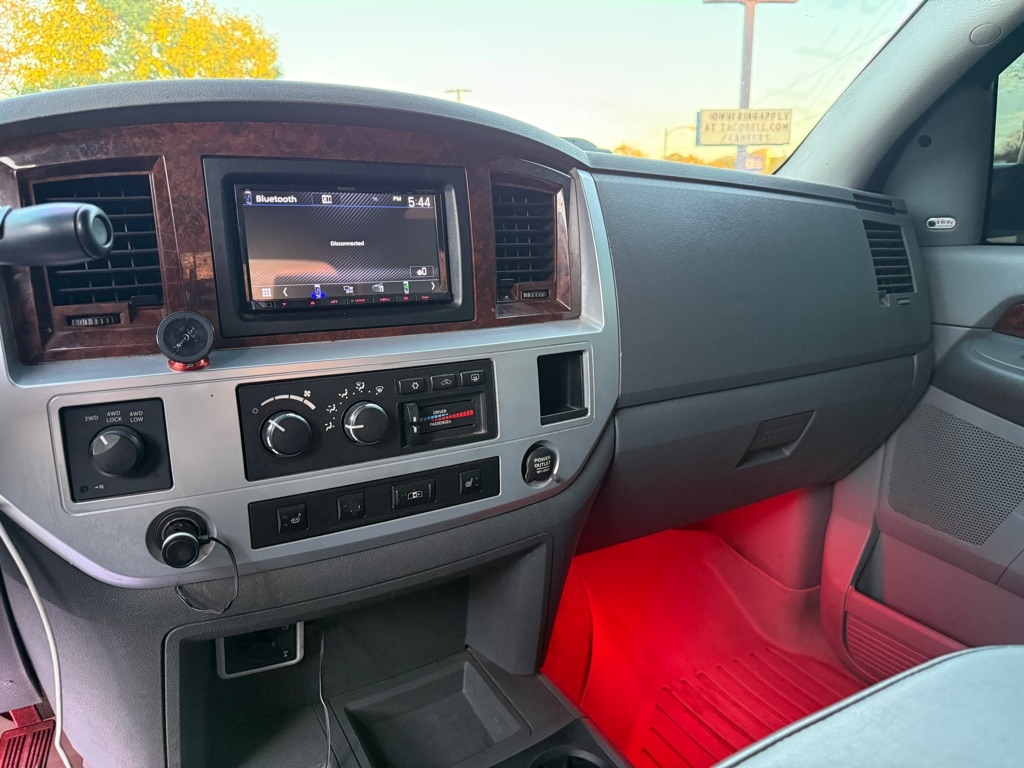 Dodge Ram 3500 Laramie Mega Cab 4WD DRW 2008