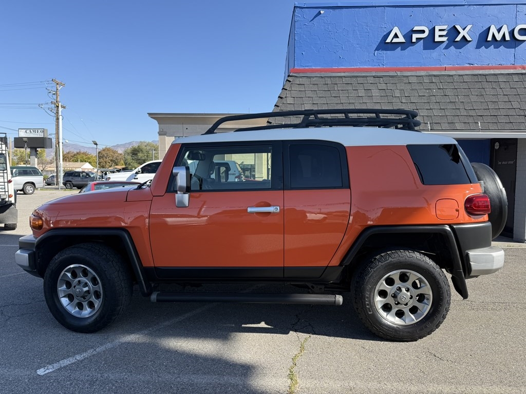 Toyota FJ Cruiser 4WD MT 2013