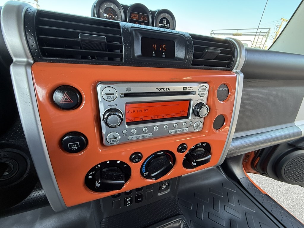 Toyota FJ Cruiser 4WD MT 2013