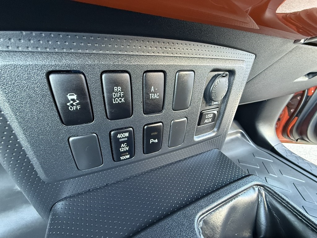Toyota FJ Cruiser 4WD MT 2013