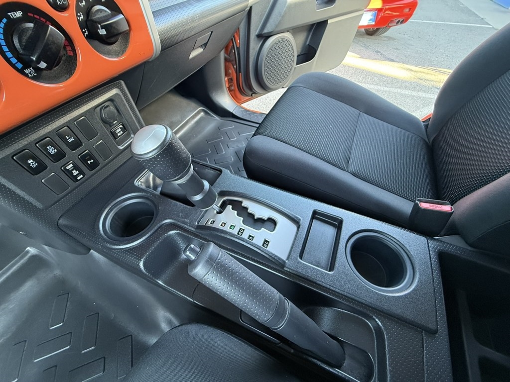 Toyota FJ Cruiser 4WD MT 2013