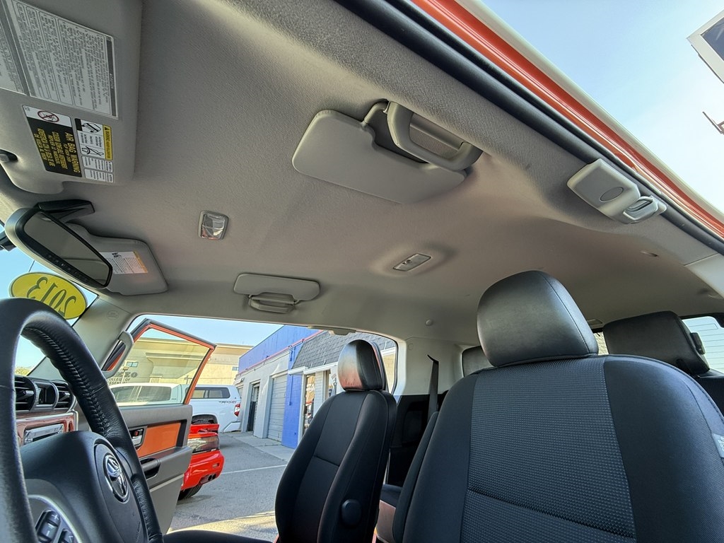 Toyota FJ Cruiser 4WD MT 2013