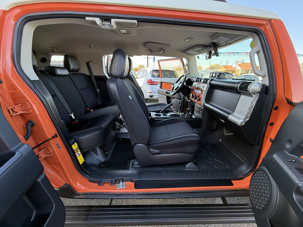 Toyota FJ Cruiser 4WD MT 2013