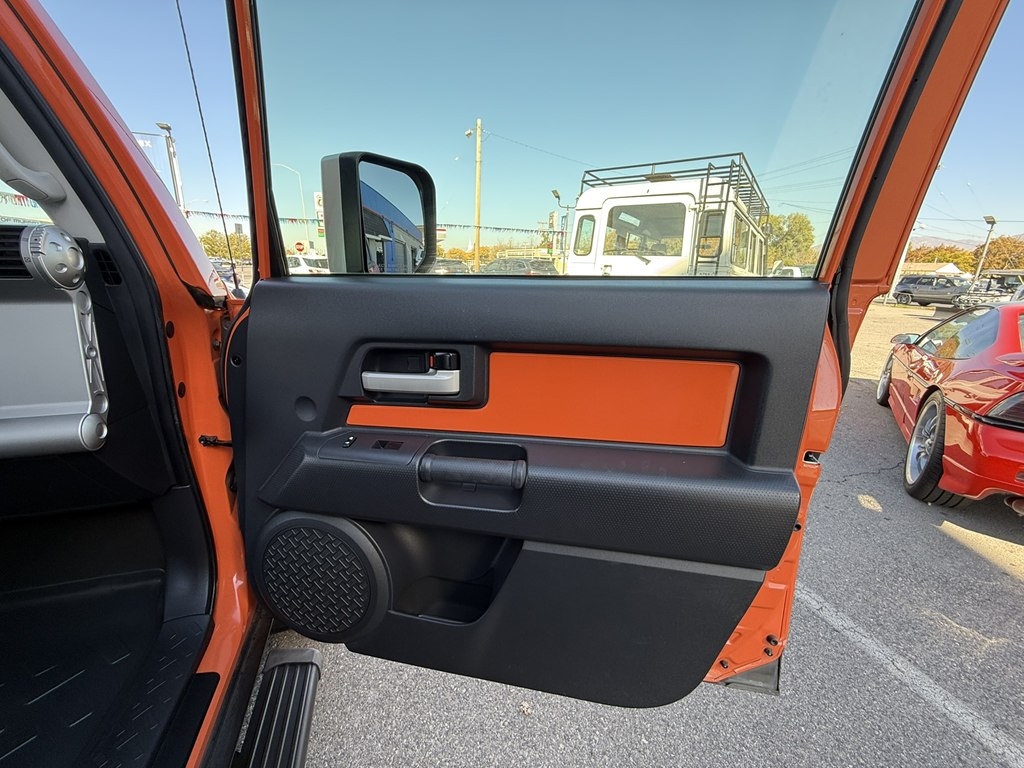 Toyota FJ Cruiser 4WD MT 2013