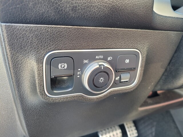 Mercedes-Benz GLB-Class  2021