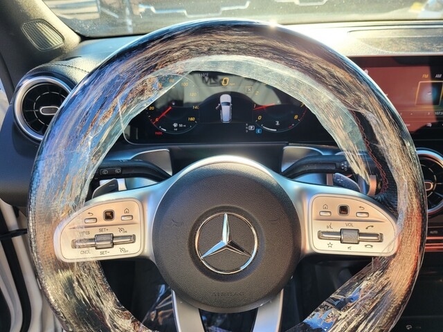 Mercedes-Benz GLB-Class  2021