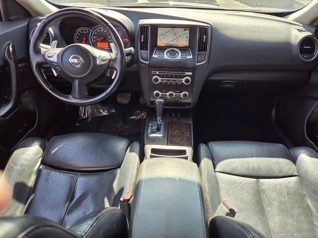 Nissan Maxima  2011