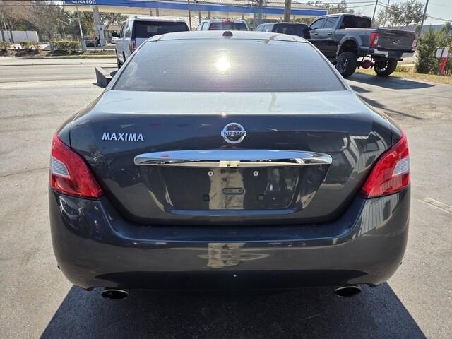 Nissan Maxima  2011