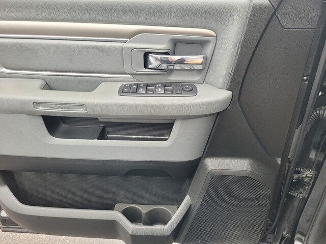 RAM 1500 Classic Tradesman Crew Cab SWB 2WD 2019