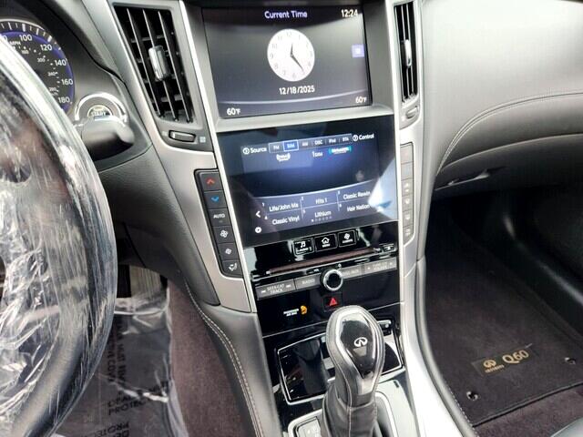 Infiniti Q60 3.0t LUXE 2018