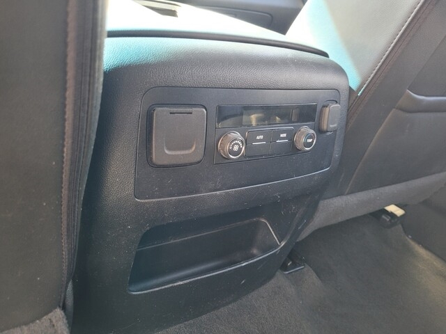 Chevrolet Suburban  2018