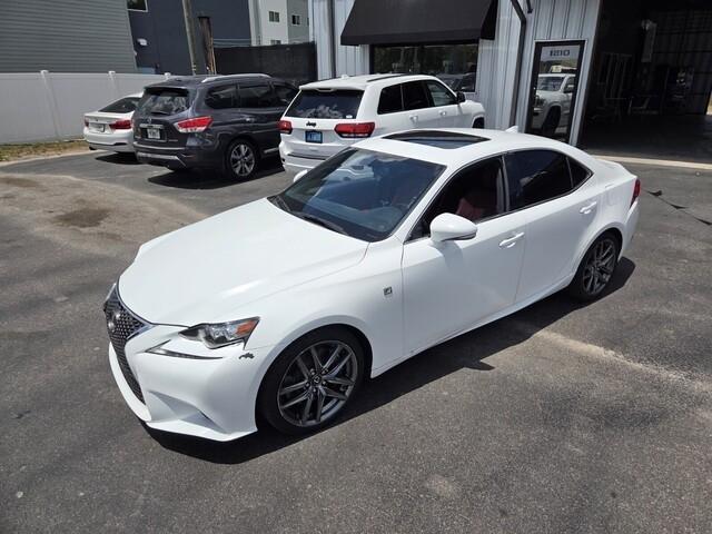 Lexus IS  2016