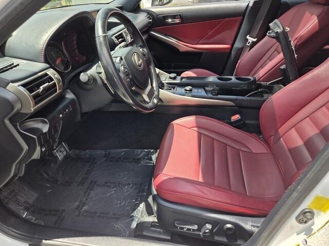 Lexus IS  2016