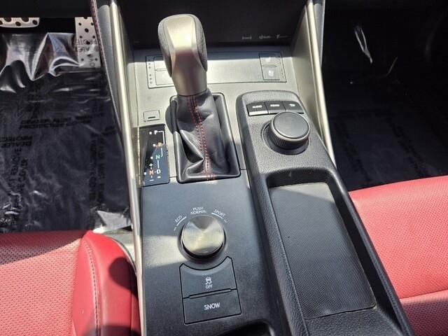 Lexus IS  2016